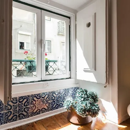 Charming Travessa Do Alcaide Appartamento Lisbona