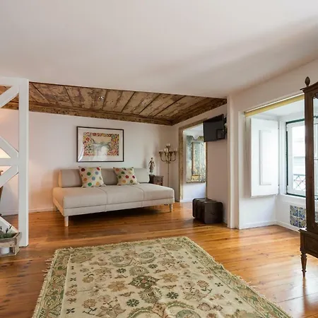 Апартаменты Charming Travessa Do Alcaide Лиссабон