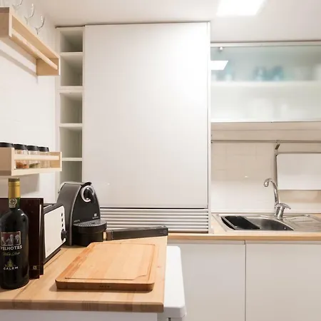 Charming Travessa Do Alcaide Appartement