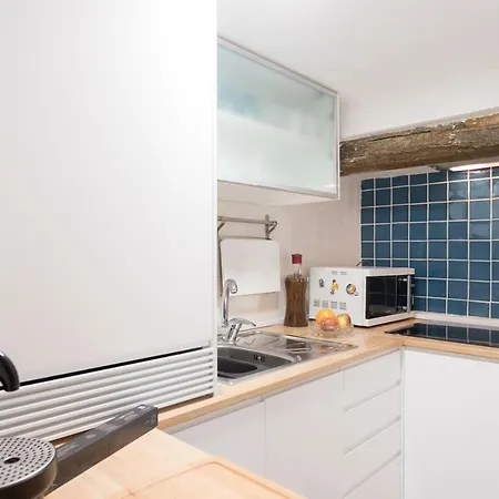 Lägenhet Charming Travessa Do Alcaide Lisboa